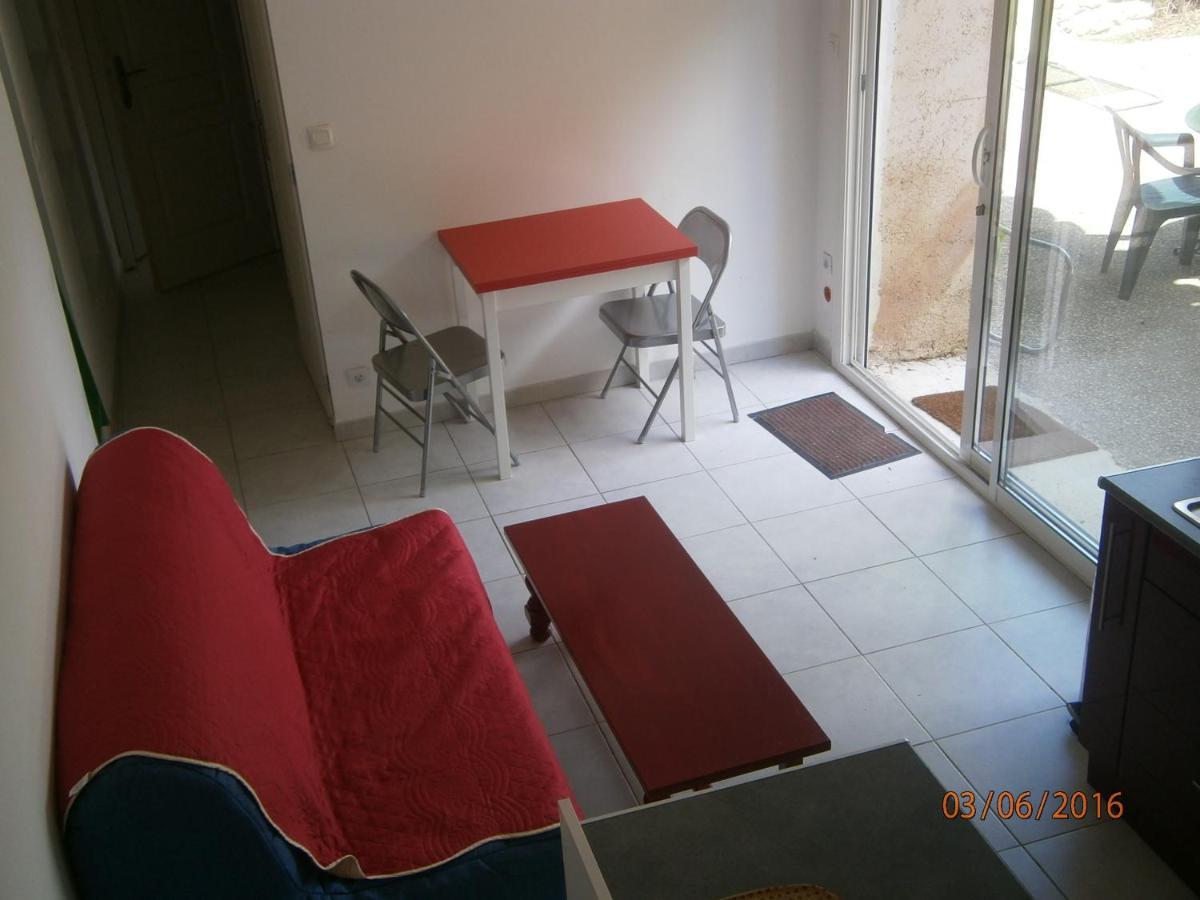 Les Conils - Gites Et Chambres D'Hotes Saint-Pierre-de-Vassols Dış mekan fotoğraf